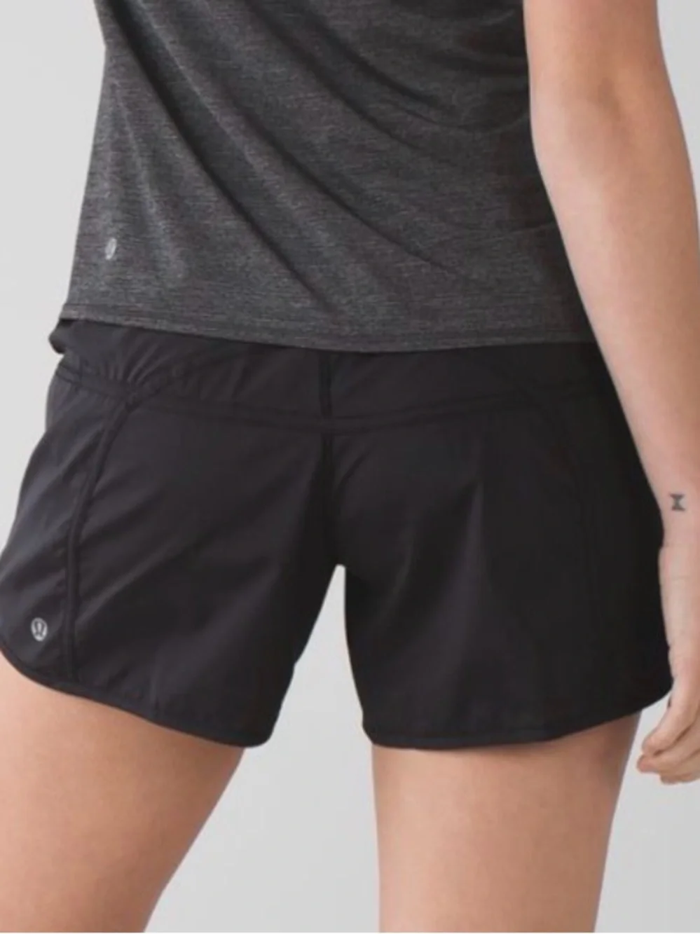 Lululemon Tracker Short II *2-way Stretch Black 8